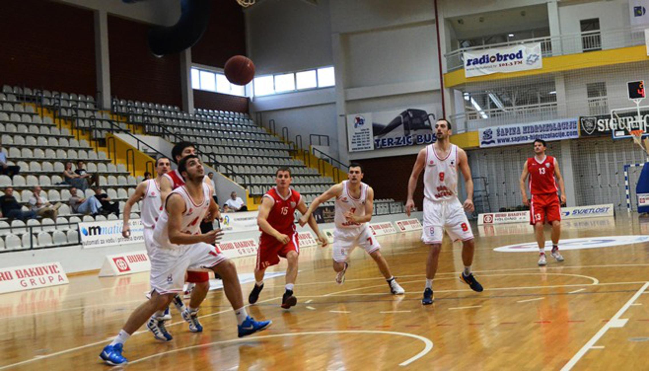 Dubrovčani (crveni) su u SD Vijuš uvjerljivo poraženi od Brođana