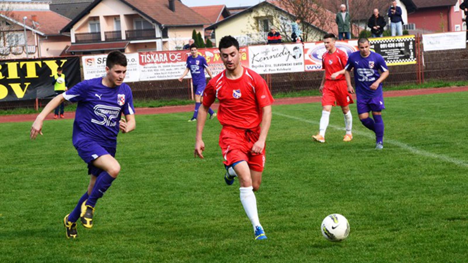 Višnjevac (crveni) je uspio u Slavonskom Brodu pobjediti ljubičaste