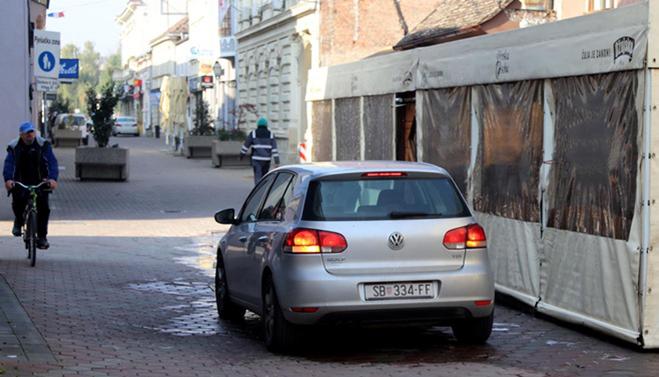 Starčevićeva ulica u Slavonskom Brodu - pješačka zona