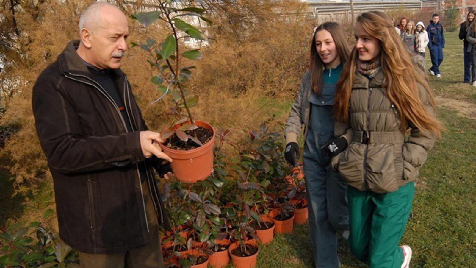 Vlado Prskao kao ravnatelj Srednje škola M.A.R.