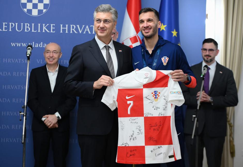  | Author: Vlada RH/FB