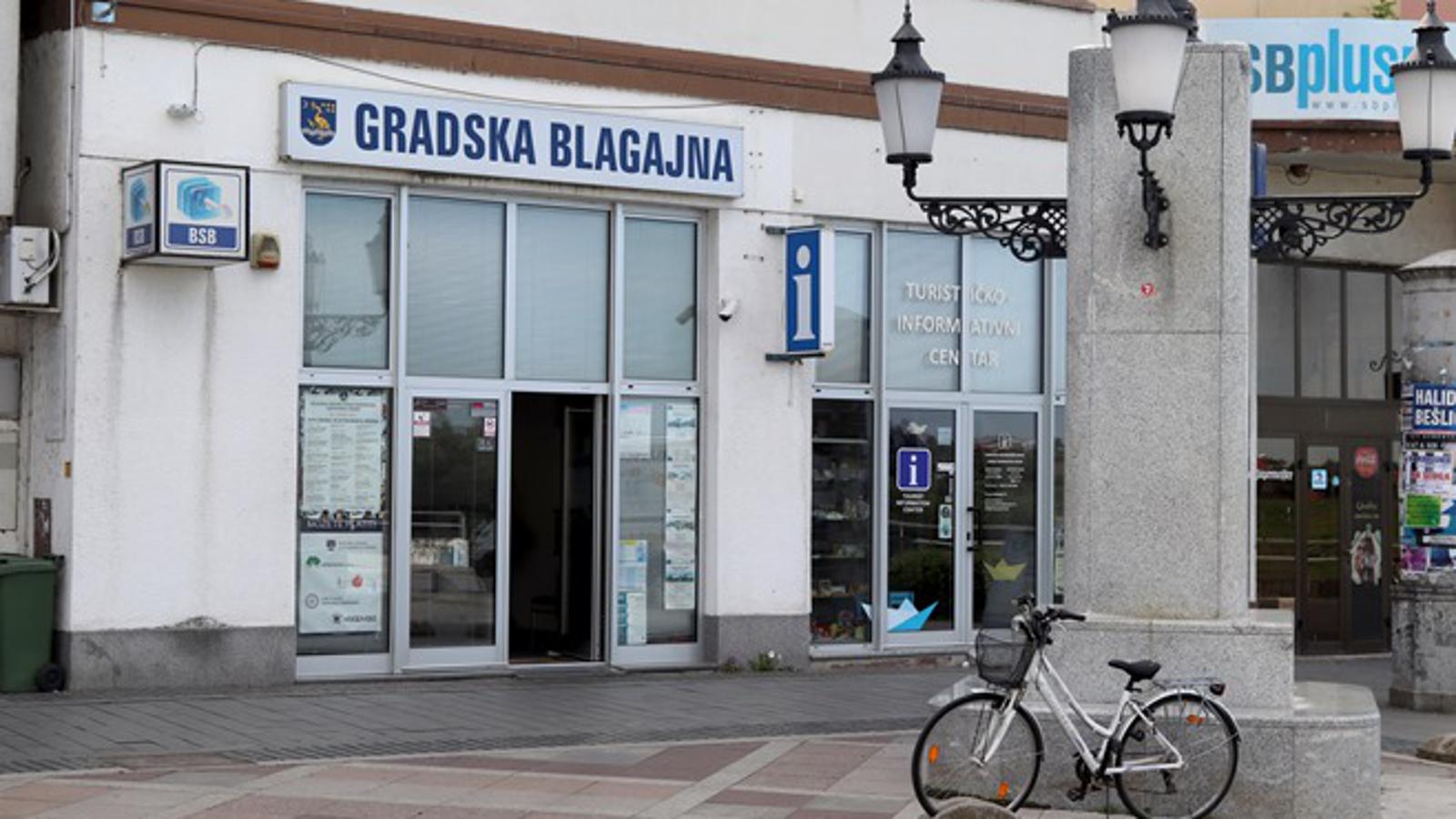 Gradska blagajna na slavonskobrodskom korzu