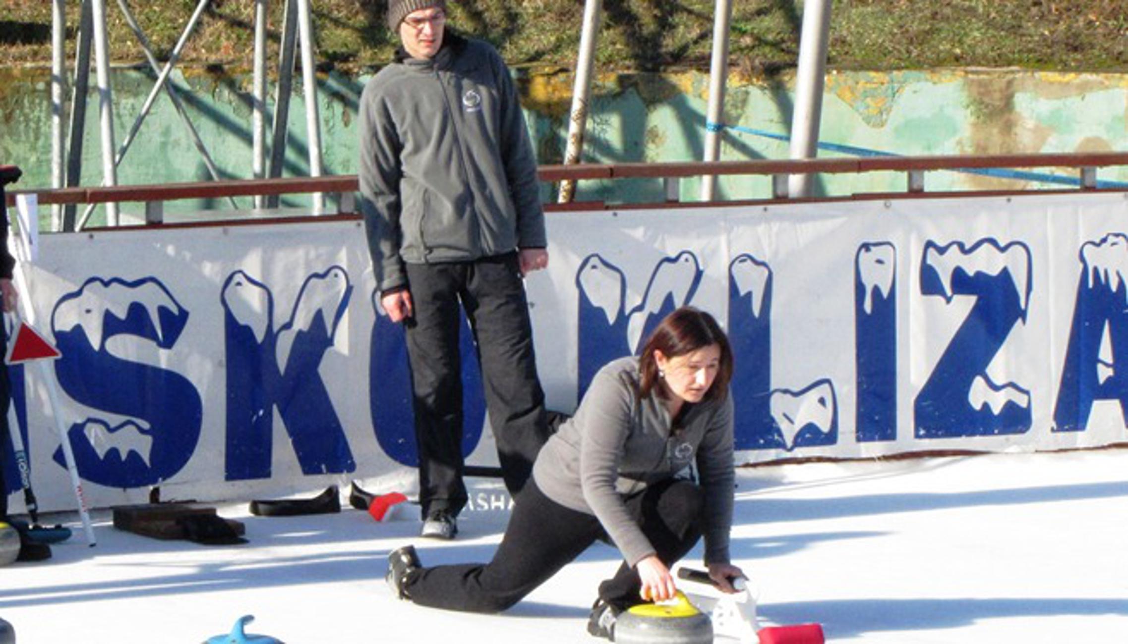 S jednog od ranijih natjecanja u curlingu
