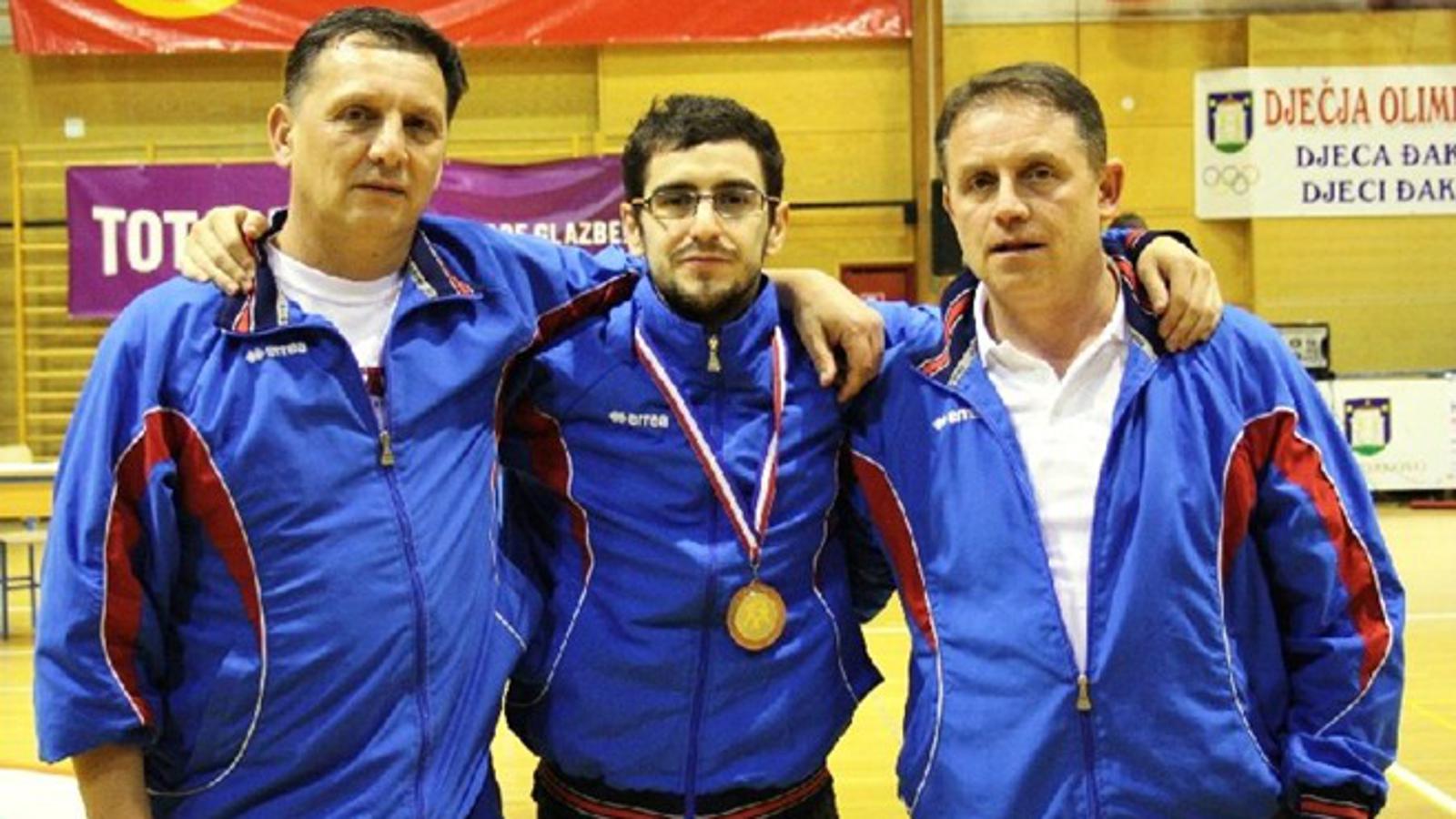 Treneri Zdenko i Nenad Horvat sa Tomislavom Stepićem (u sredini)