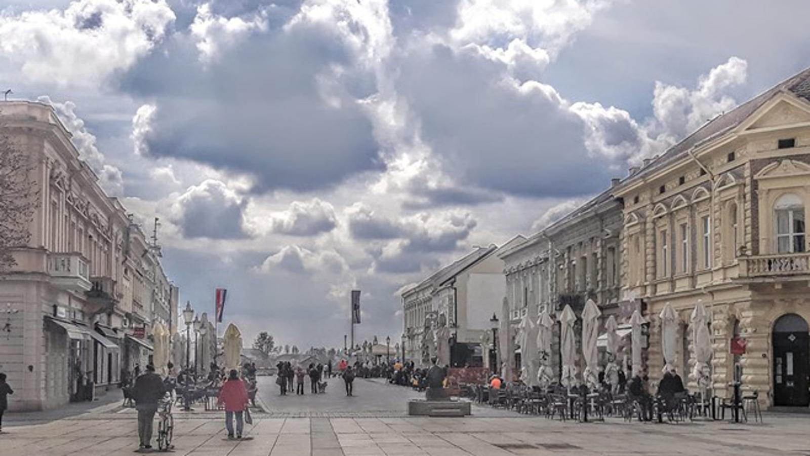 Trg Ivane Brlić Mažuranić u Slavonskom Brodu