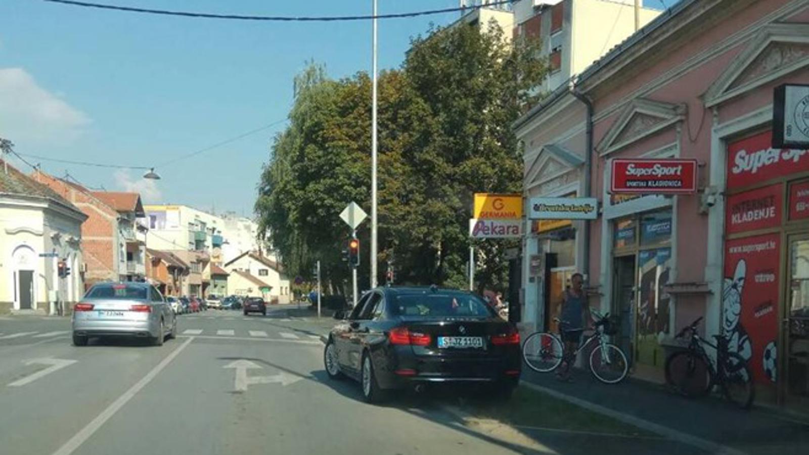 Parkiranje u Strossmayerovoj ulici