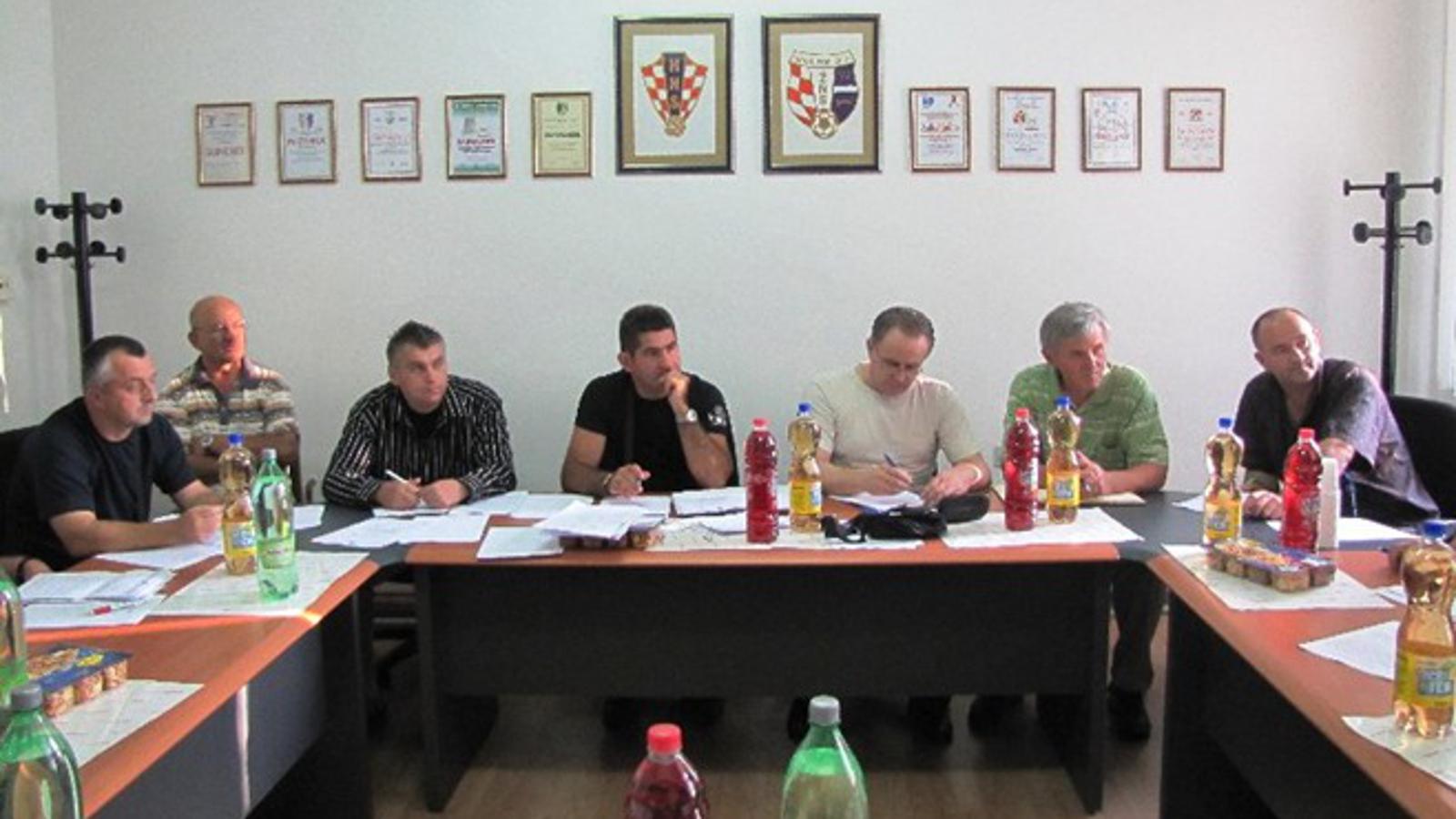 Detalj s Plenuma klubova 1. ŽNL Brodsko-posavske 1.8.2011.