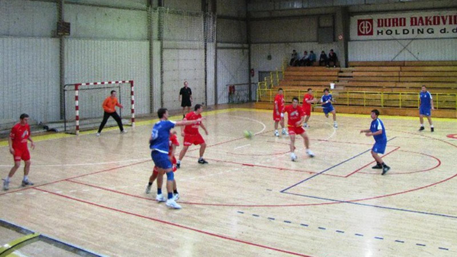Rukometaši Broda (crveni) dočekuju Osječane