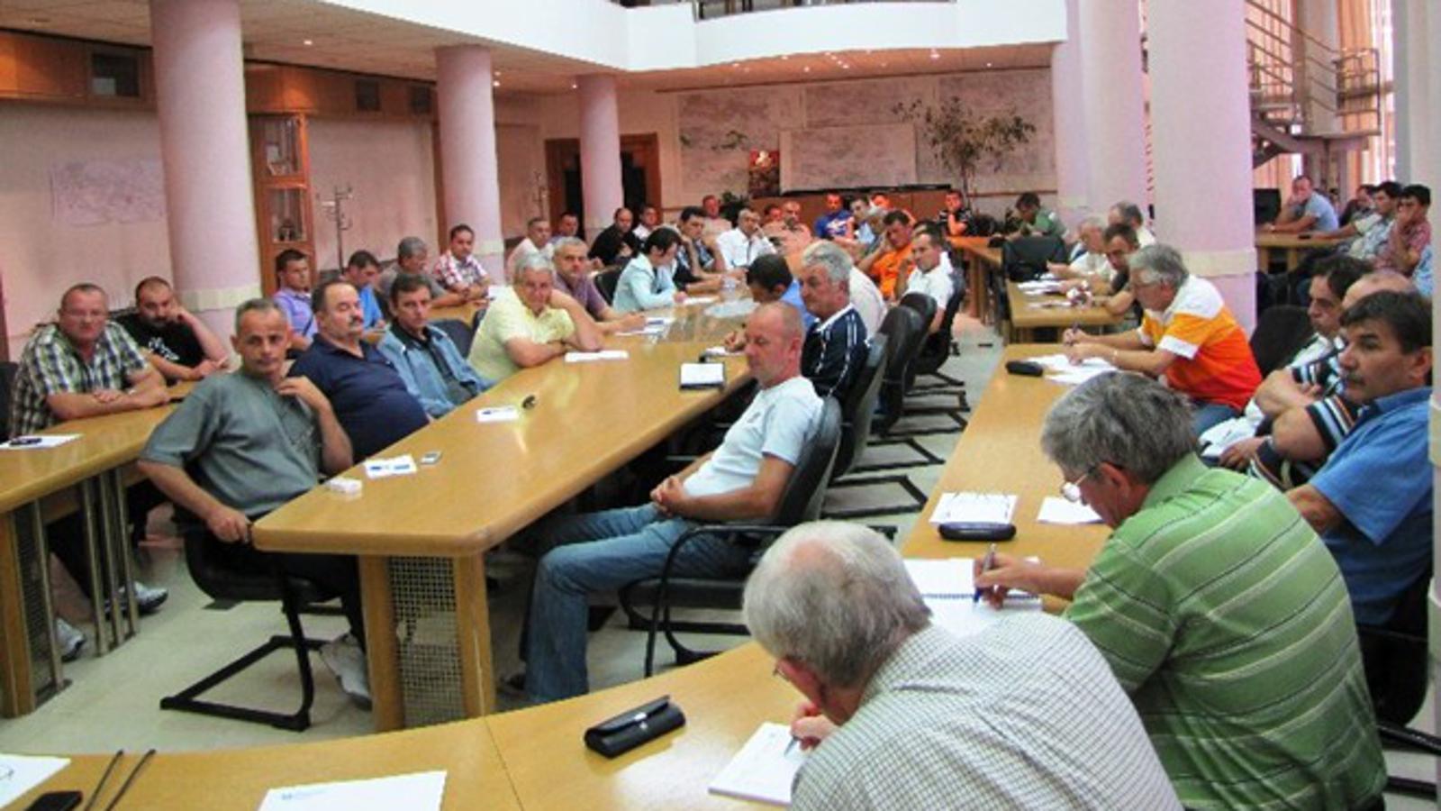 Detalj s Plenuma predstavnika svih klubova županije