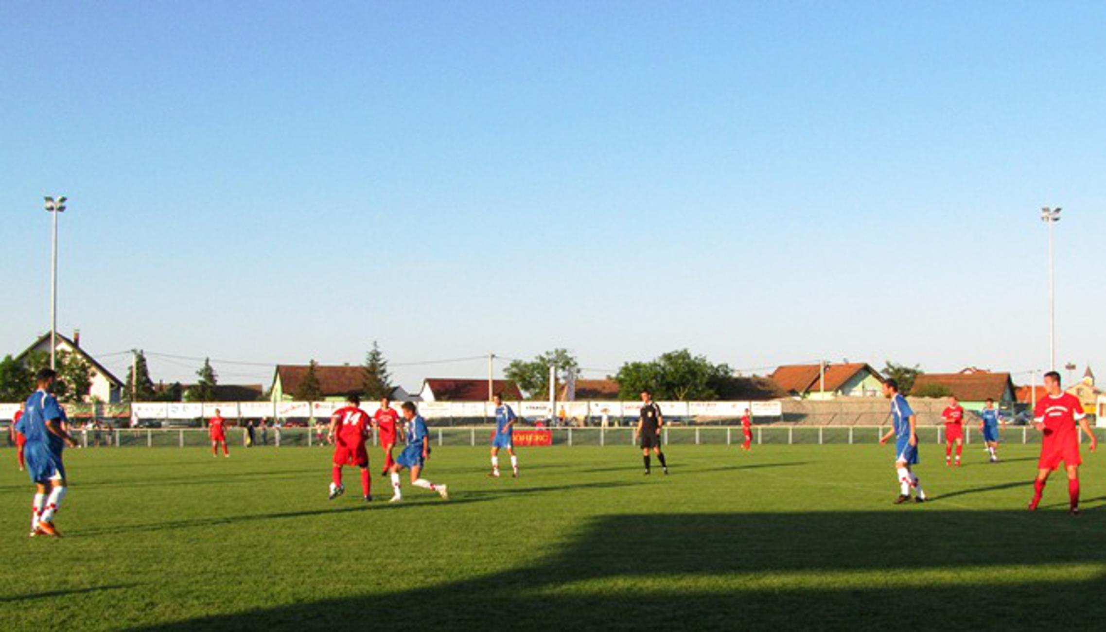 Finalisti kupa BP županije Oriolik (crveni) i Tomislav PAN (plavi)