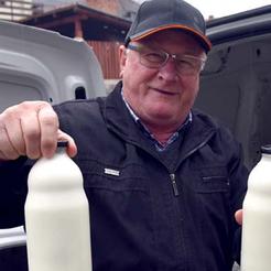 Đuro Lukić, jedini dostavljač mlijeka u požeškom kraju.
