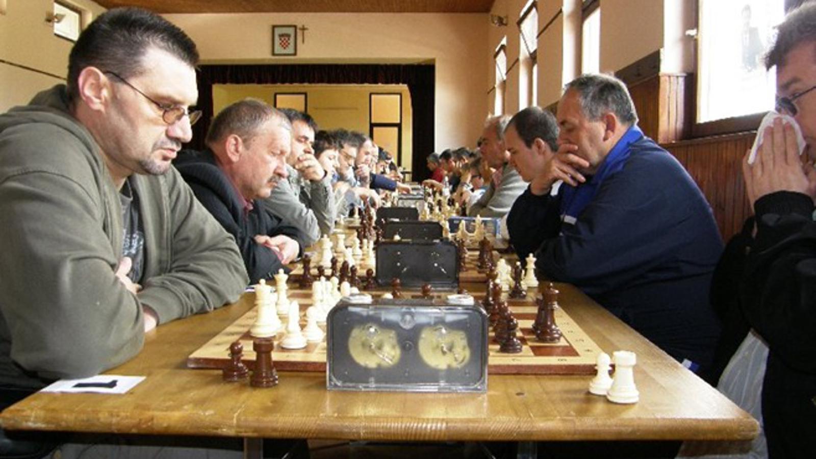 S memorijala Drago Mandić