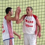 Domagoj Norac (desno) je u pobjedu nad Sibinjom ugradio 22 koša