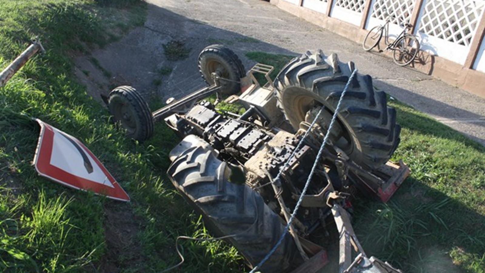 Traktor kojeg je vozio 47-godišnjak