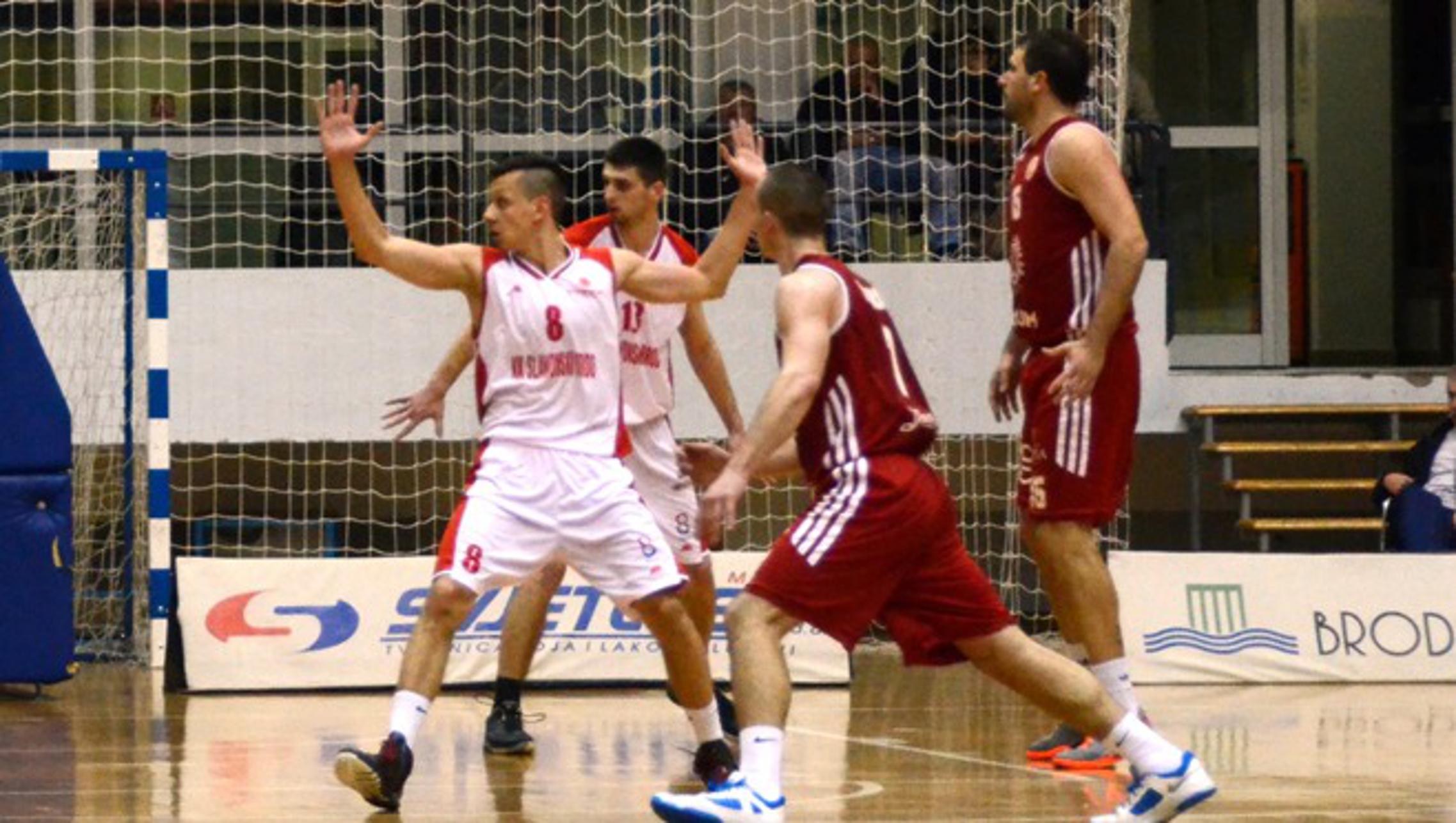 Petar Živković (bijela majica)
