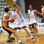 Tadej Koštomaj, Ljubo Šamadan i Andrej Štimac (bijeli, s lijeva) u Dubrovniku su postigli 45 koševa