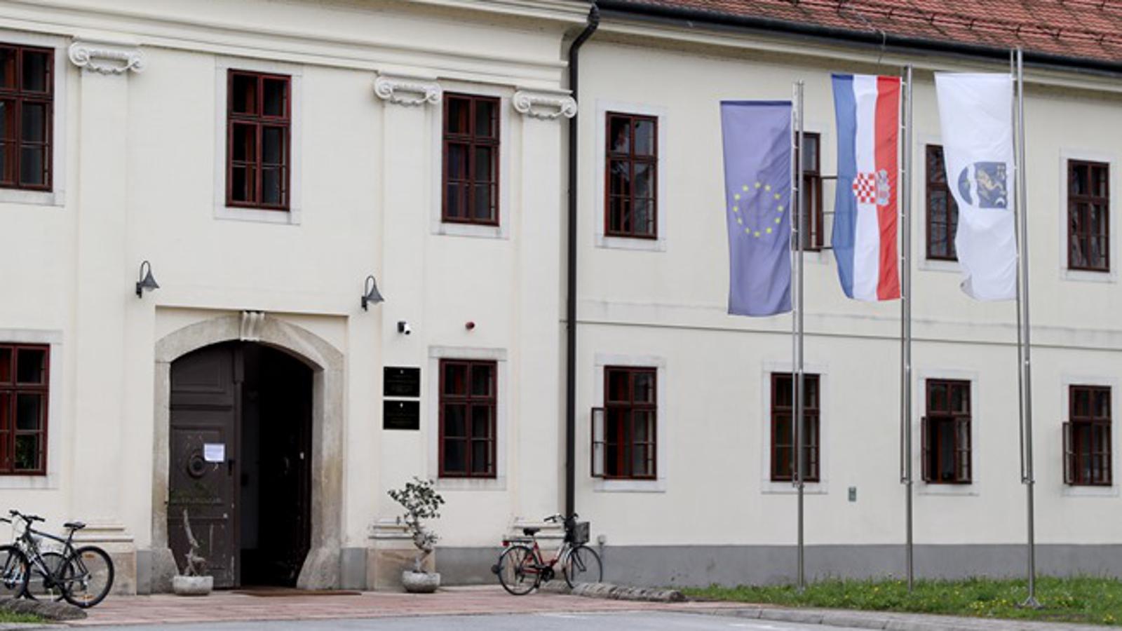 Ulaz u slavonskobrodsku Gradsku upravu