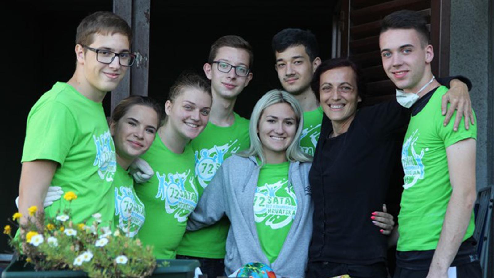 Mladi brodski volonteri tijekom akcije '72h bez kompromisa'