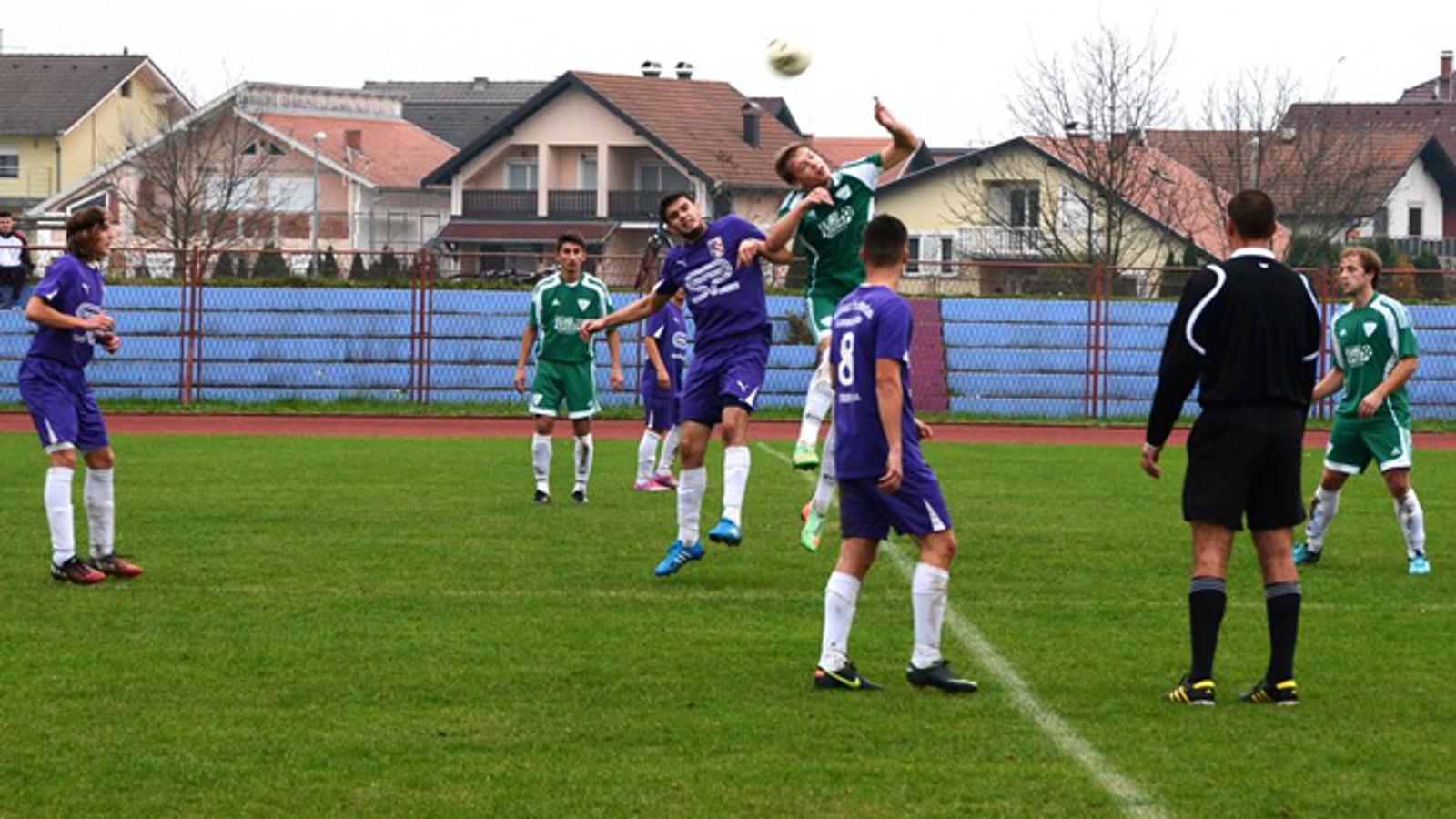 Nogometaši Želje (ljubičasti) poraženi su u Cerniku