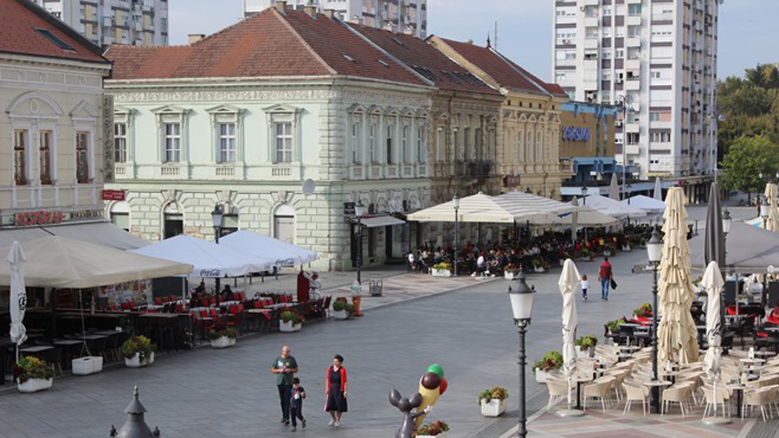 Trg Ivane Brlić-Mažuranić, Slavonski Brod  