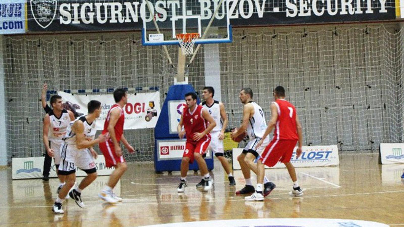 Brođani (bijeli) bez većih poteškoća do nove pobjede 