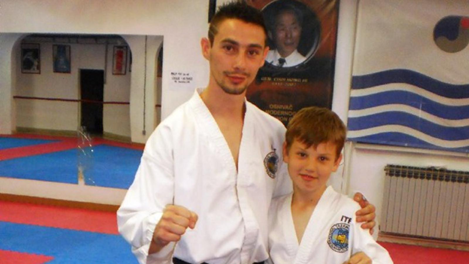 Tomislav Katušić (desno) u društvu starijeg člana reprezentacije Vanje Rehaka