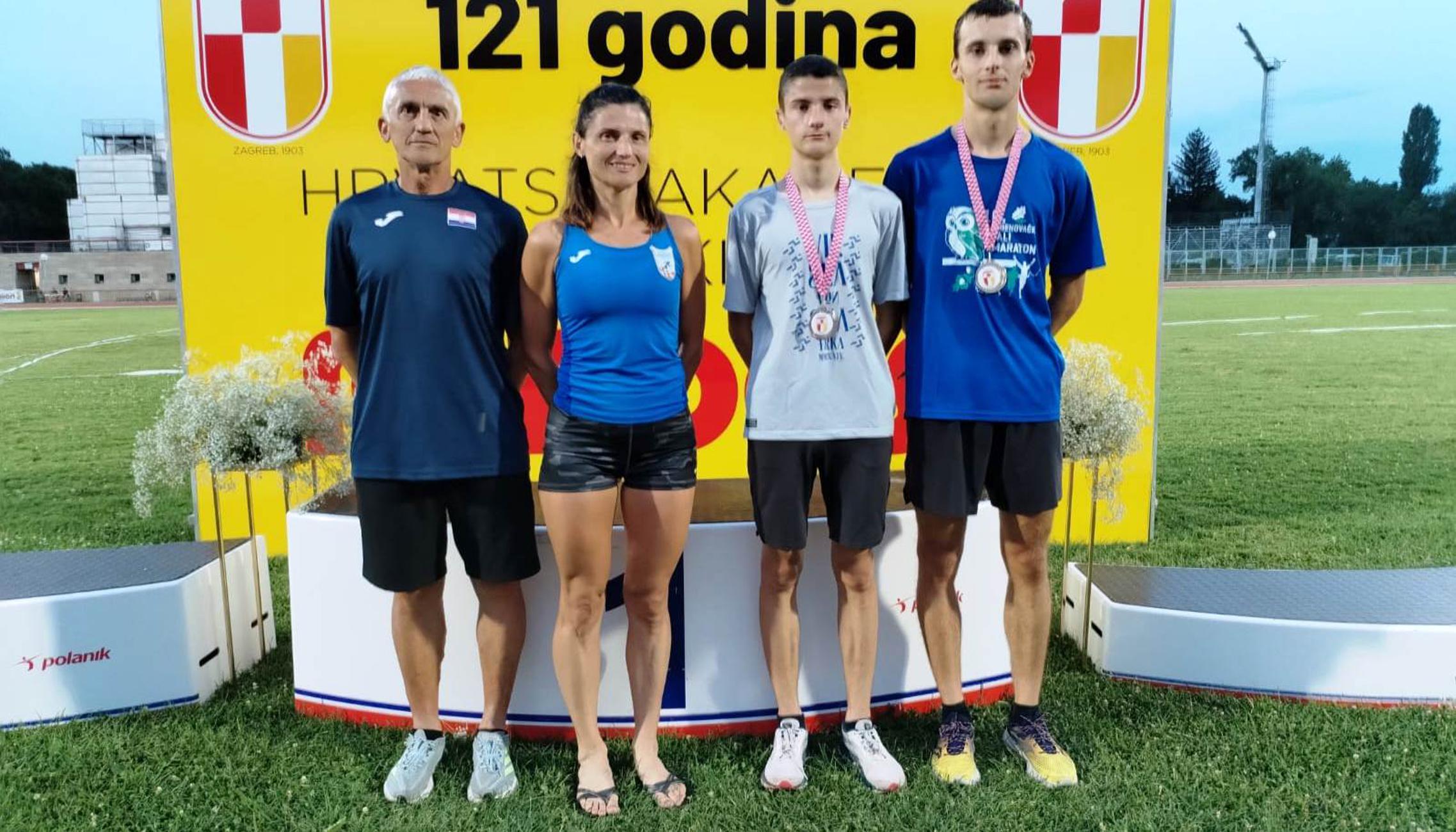 S lijeva: Antun Šeremet (trener), Manda Orkić, Filip Orkić i Zrinoslav Kekez.