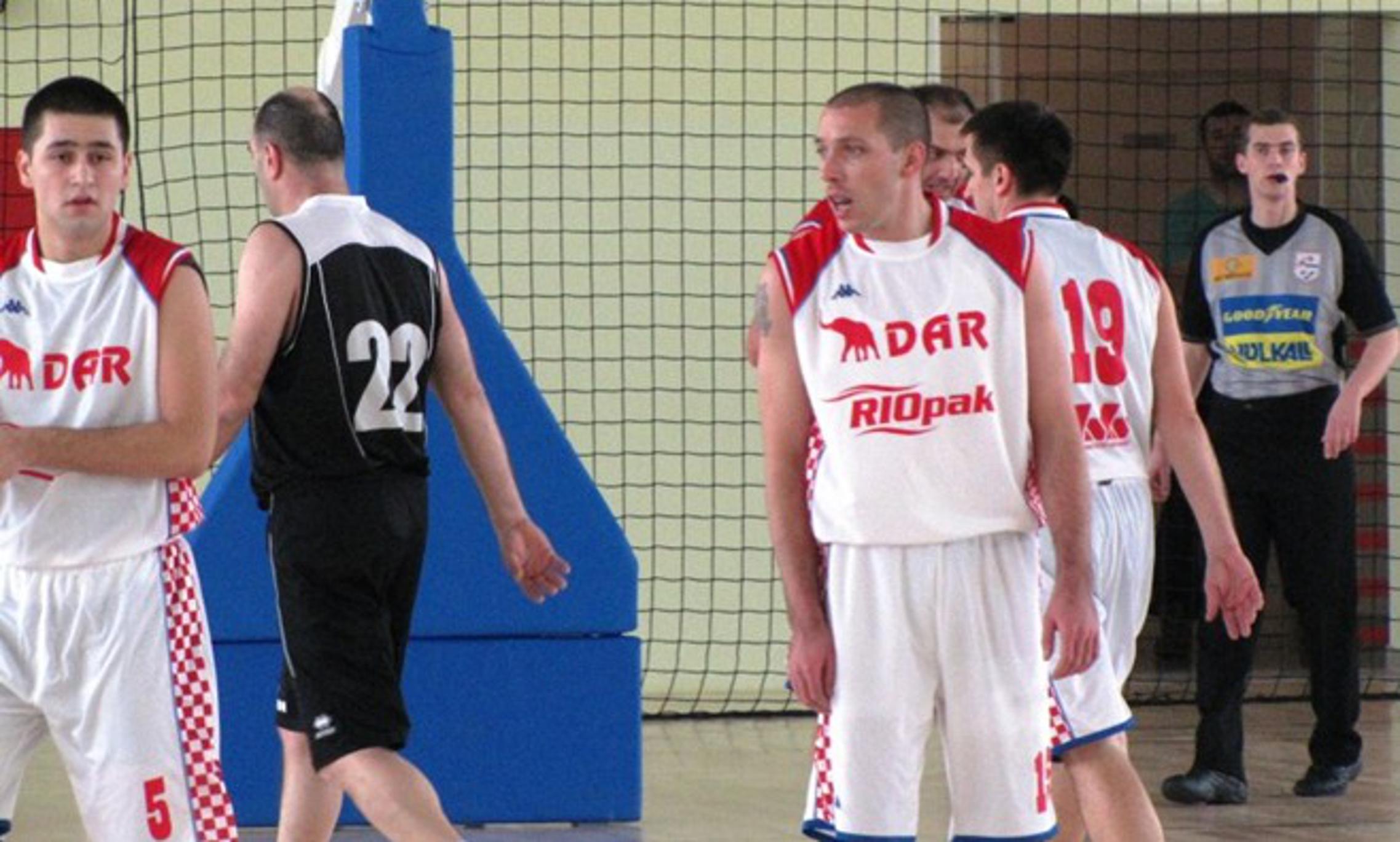 Košarkaši Rio pak AZ alata (bijeli) bez Domagoja Norca (desno) doživjeli svoj prvi poraz