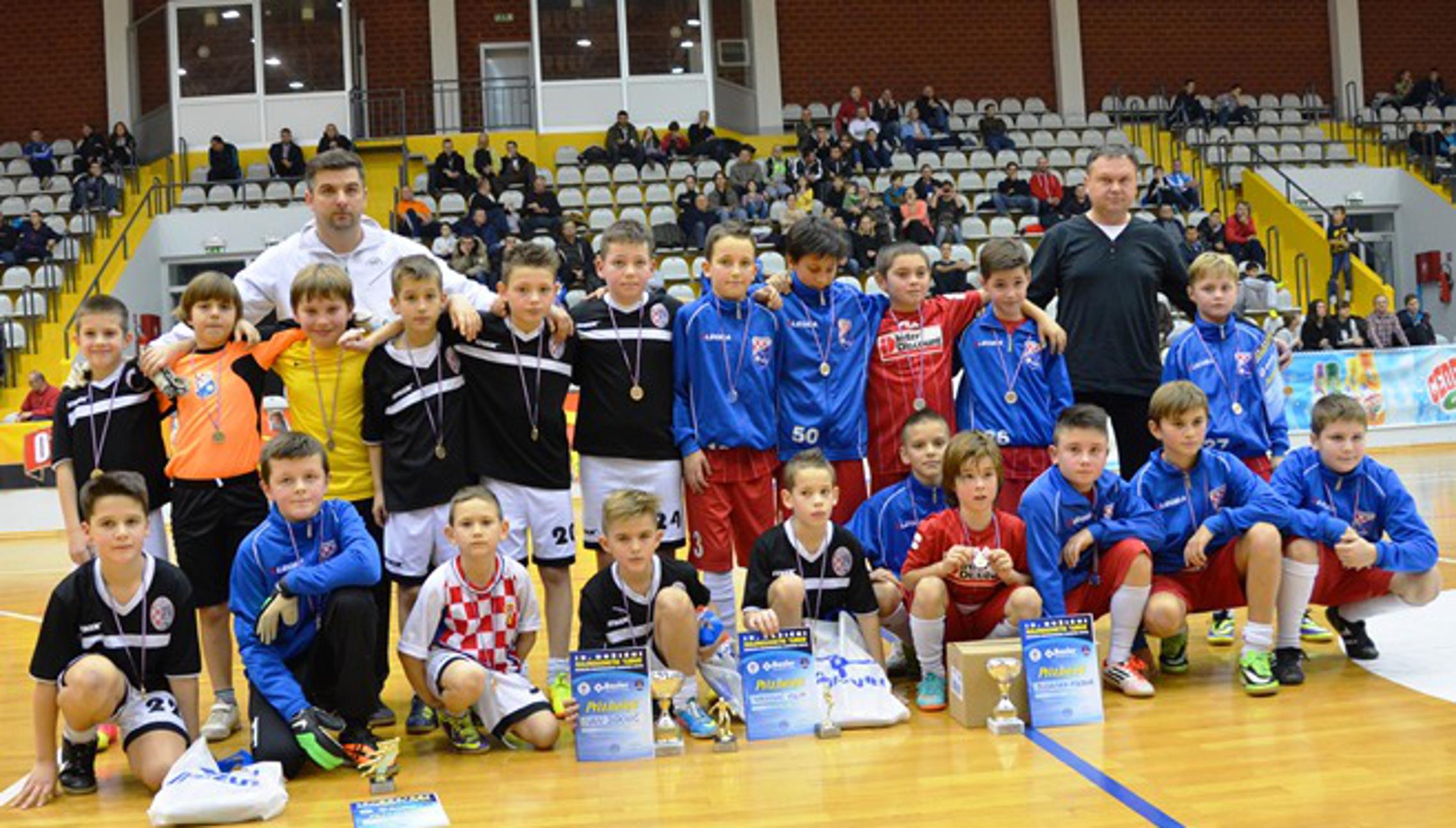 Finalisti u kategoriji limača, Budainka Kolonija (crveni) i Vatreni
