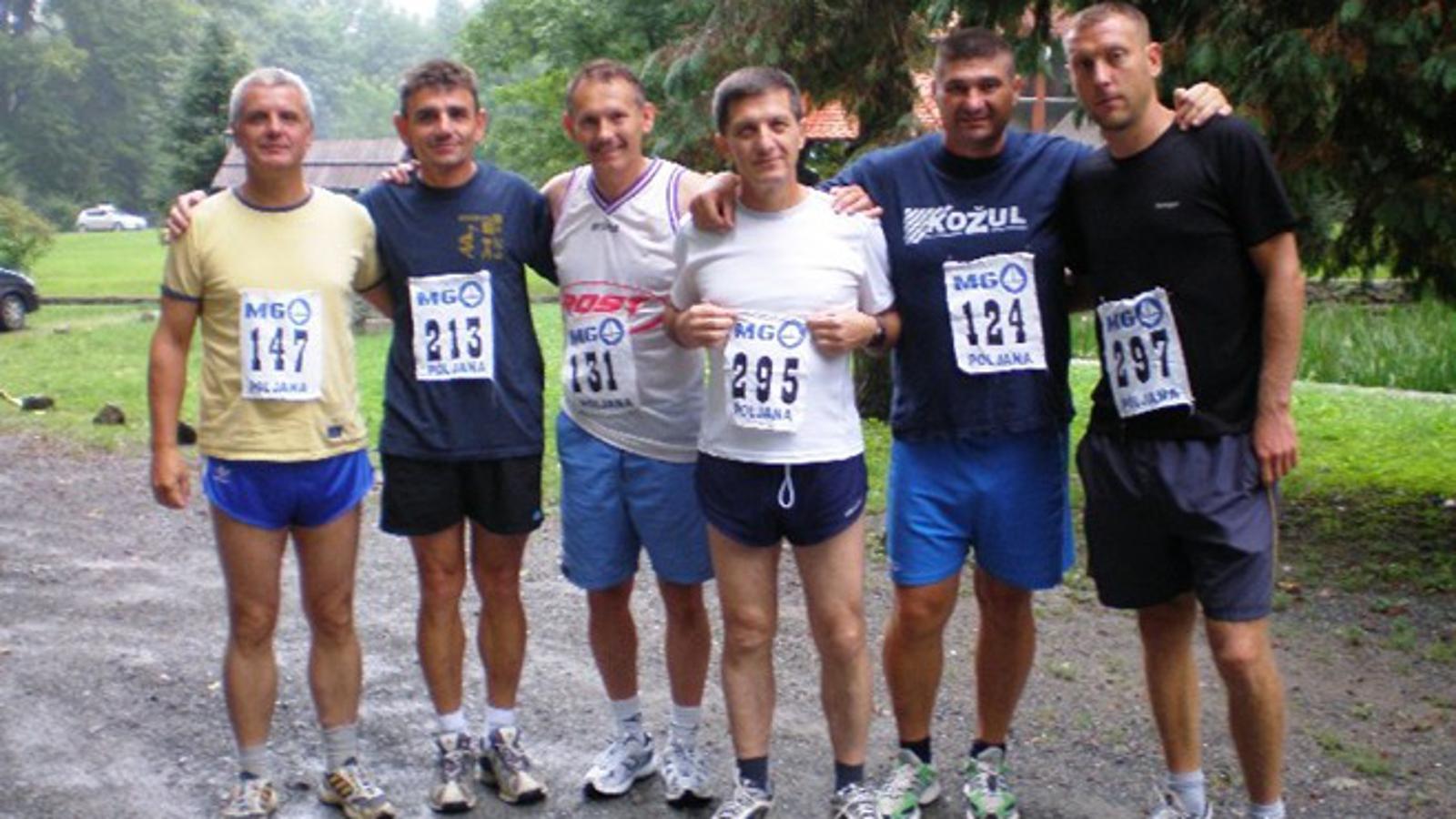 Ekipa Brodskih maratonaca nakon osvajanja 3. mjesta na Jankovcu
