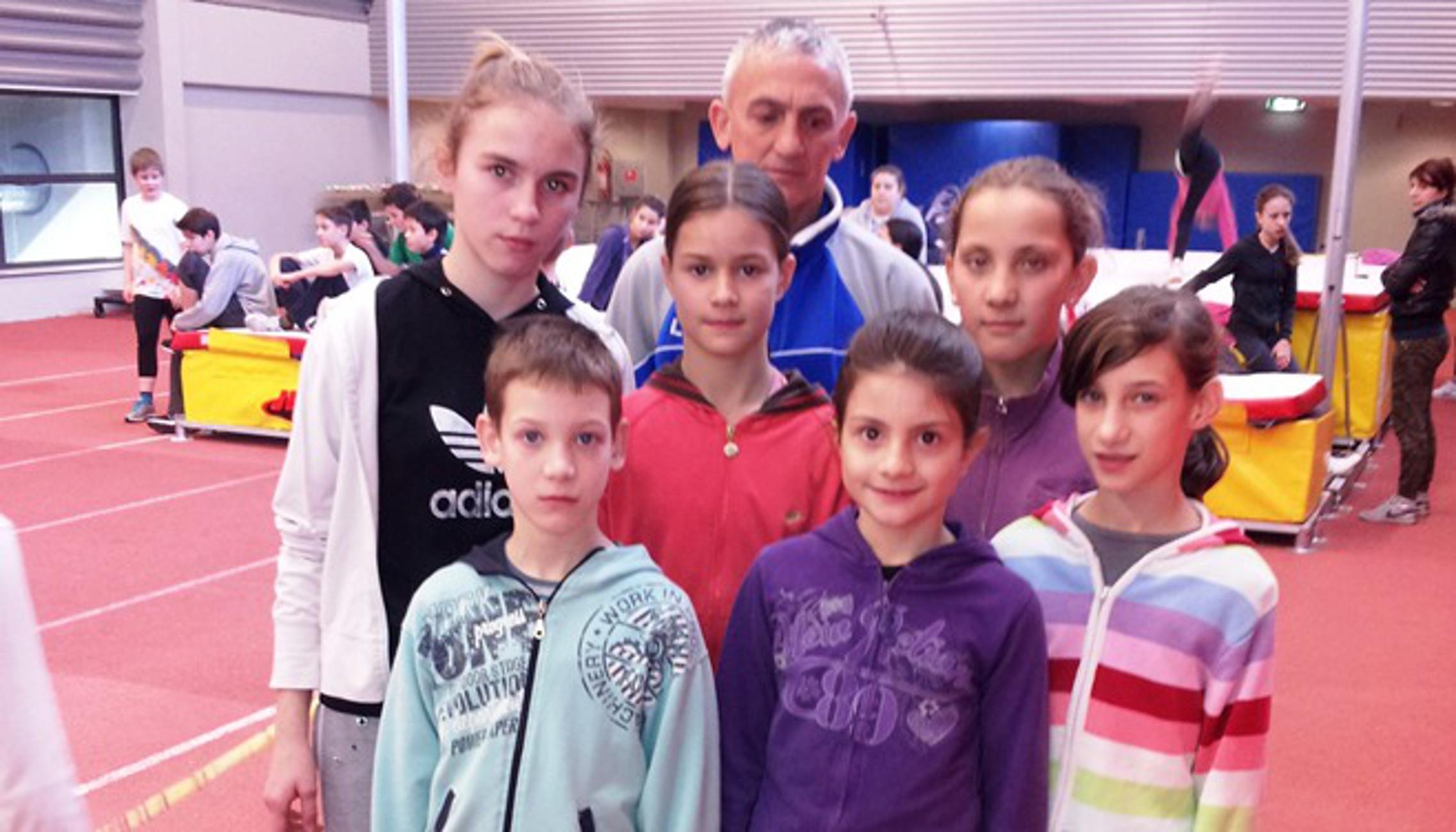 Članovi AK Marsonia s trenerom Šeremetom