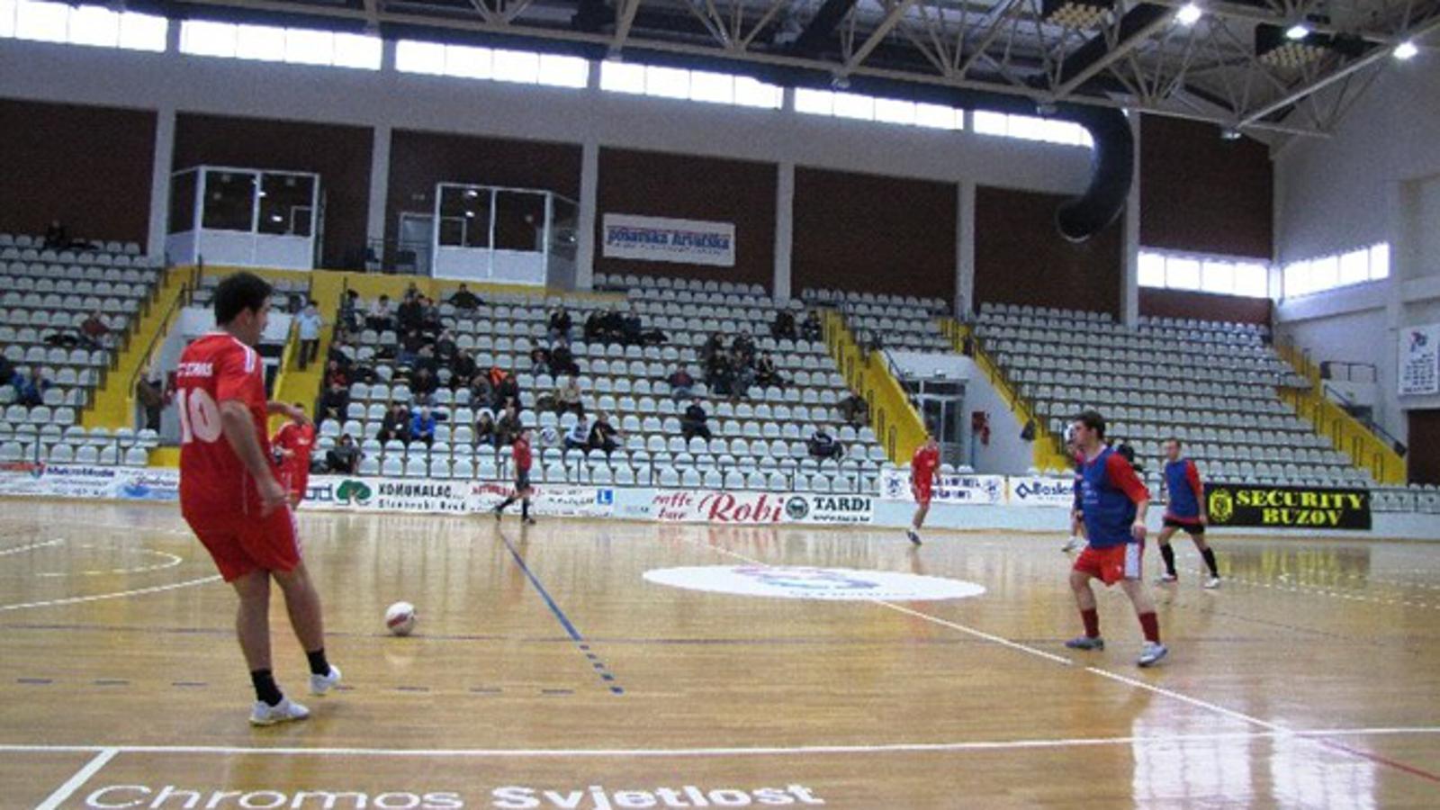 Dvoranska liga veterana igrala se u SD Vijuš