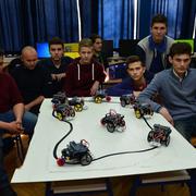 Učenici izrađuju robote i programiraju njihov rad