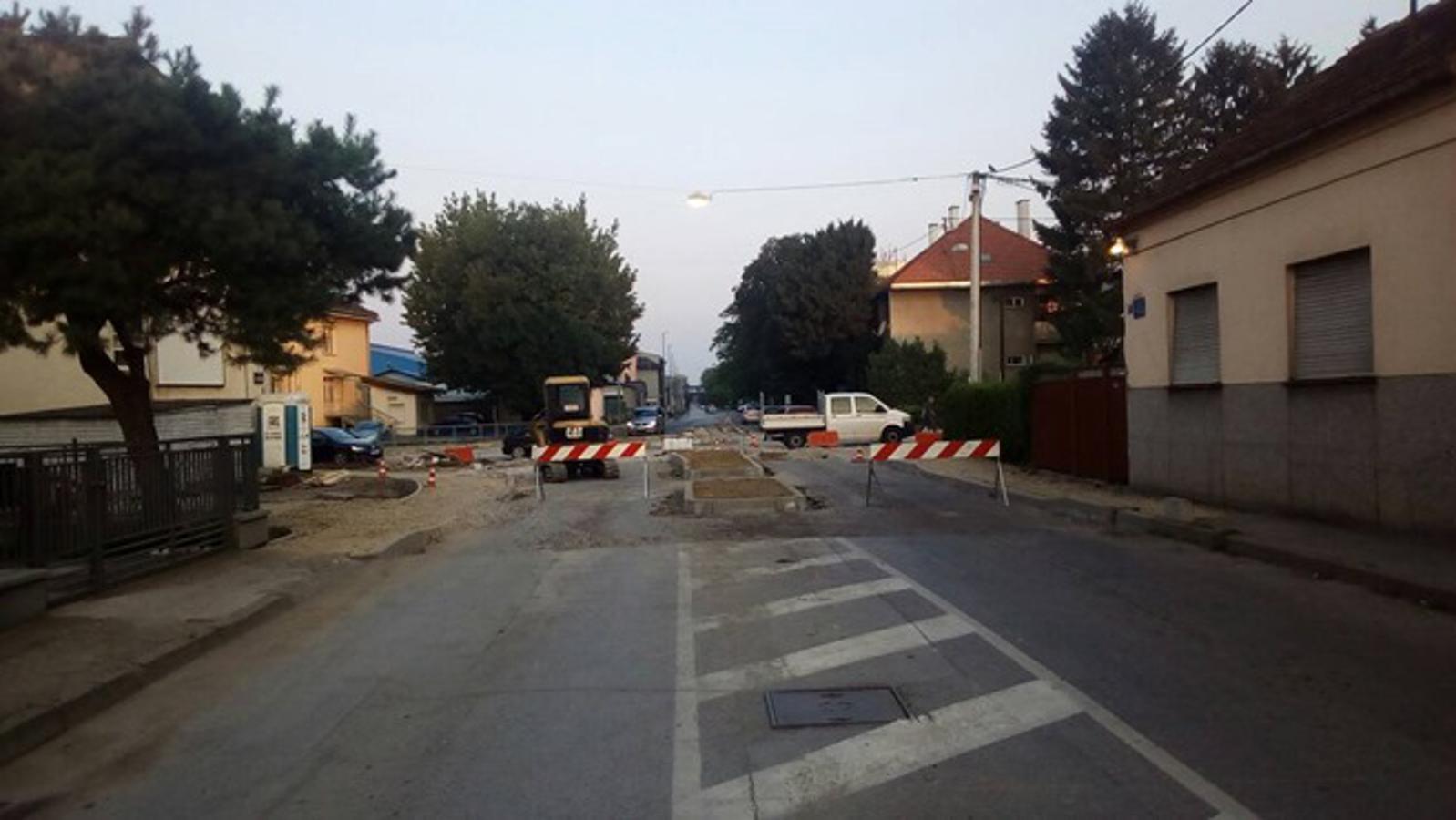 Izgradnja kružnog toka u Malom Parizu