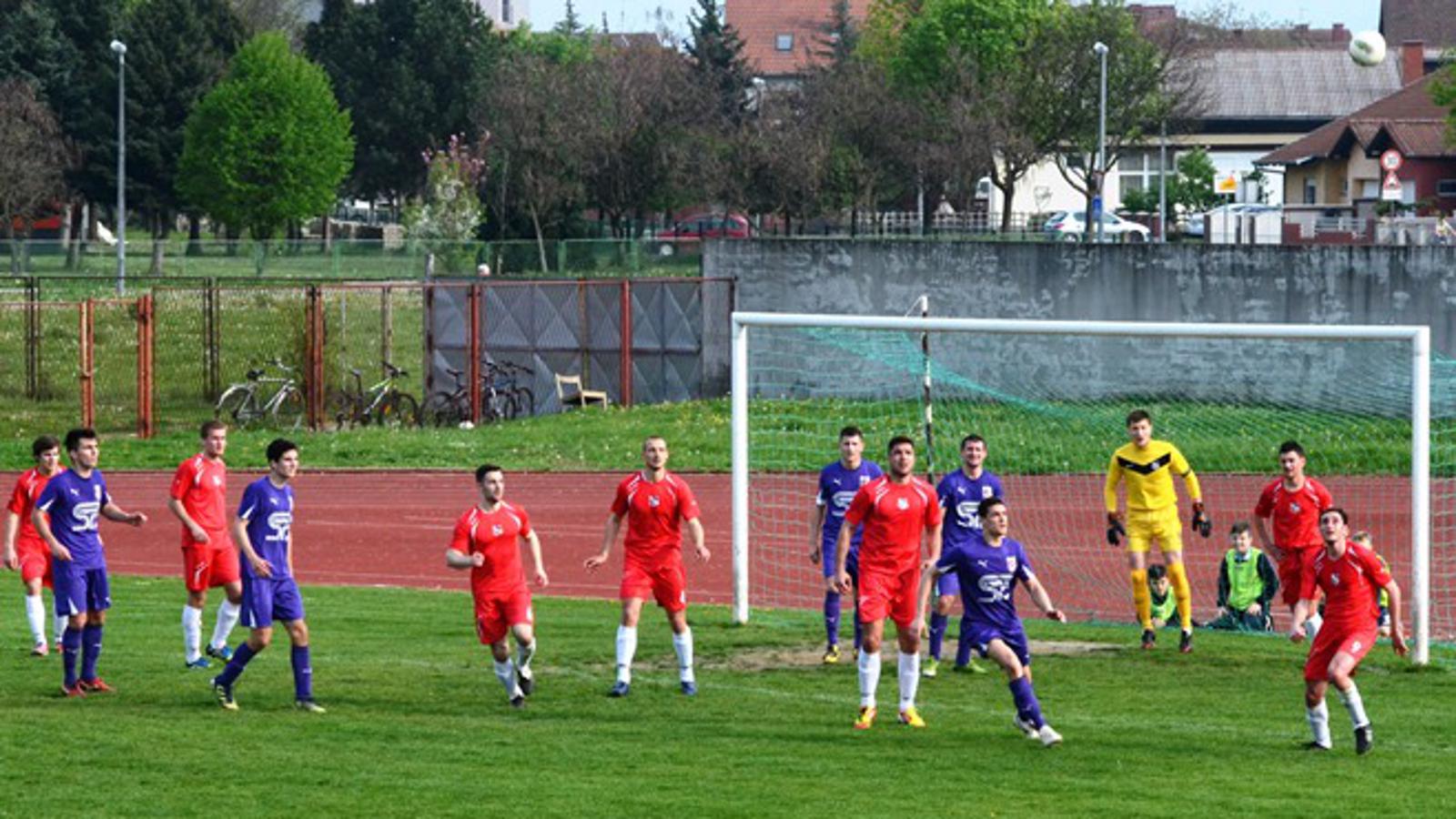 Livada Željezničar (ljubičasti) u županijskom derbiju dočekuje Oriolik