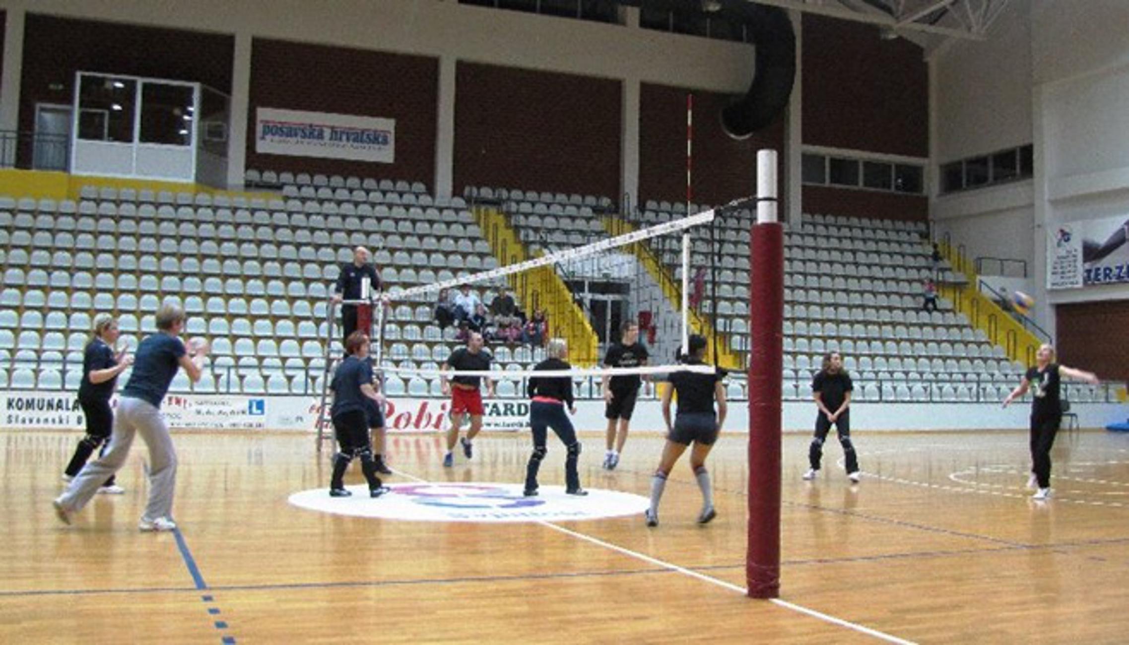 Odbojkaški rekreativci druže se svake nedjelje  u SD Vijuš
