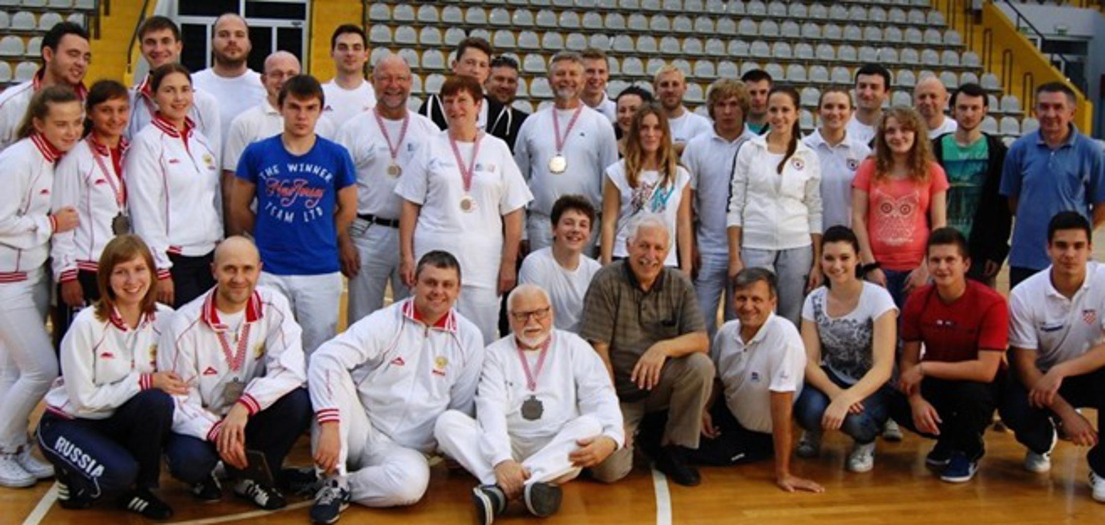 Zajednička fotografija svih sudionika 9. Europa cupa