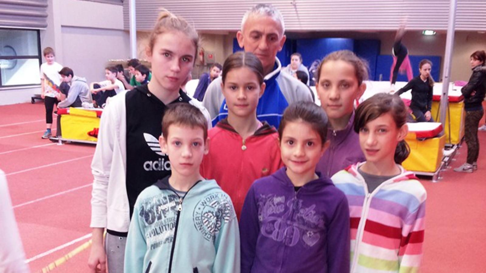 Članovi AK Marsonia s trenerom Šeremetom