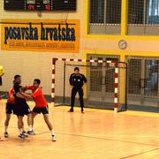 Rukometaši Borova (narandžasti) zasluženo su slavili u Sportskoj dvorani Brod