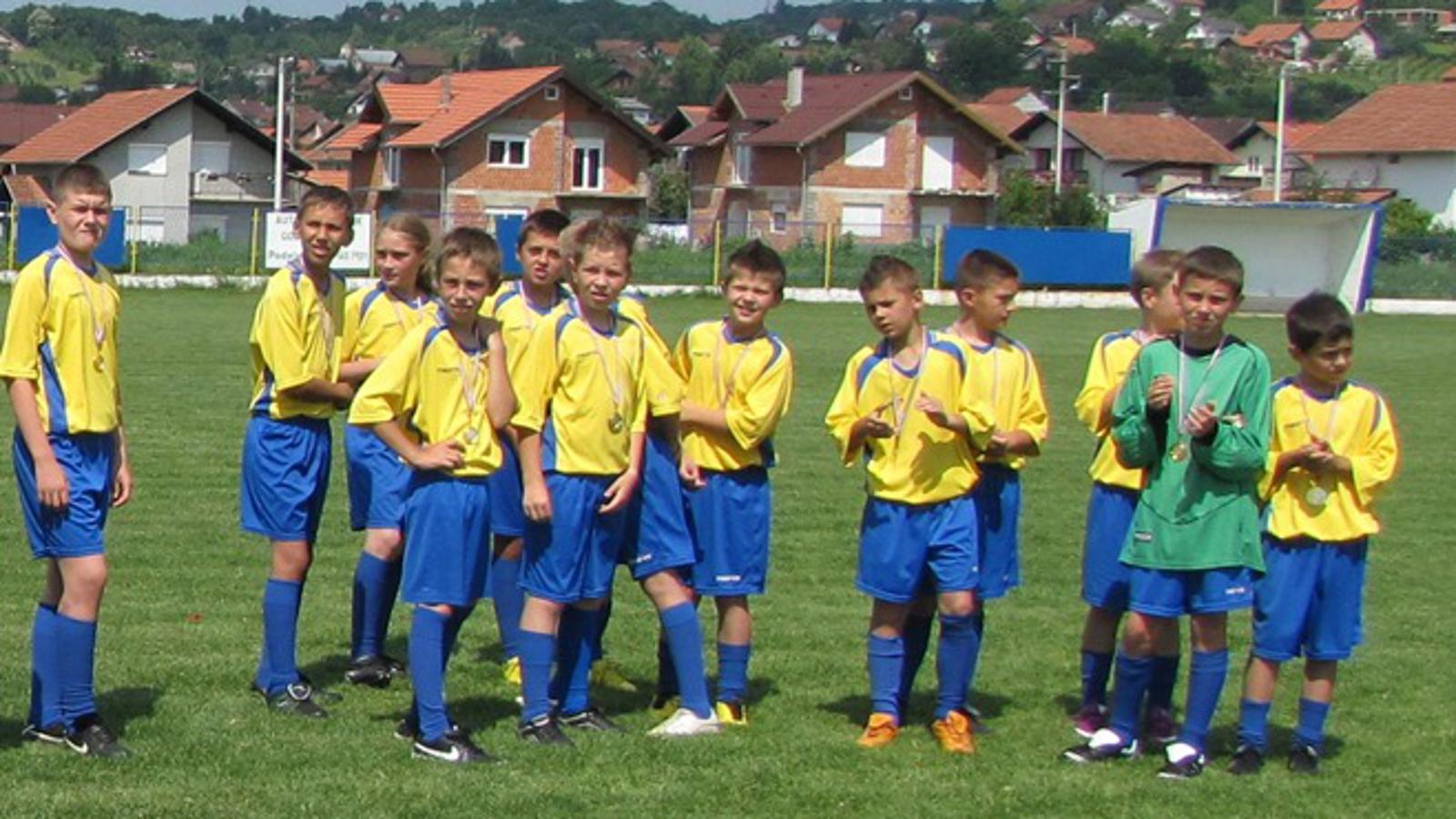 Prošlogodišnji prvaci - mladi nogometaši Podvinja