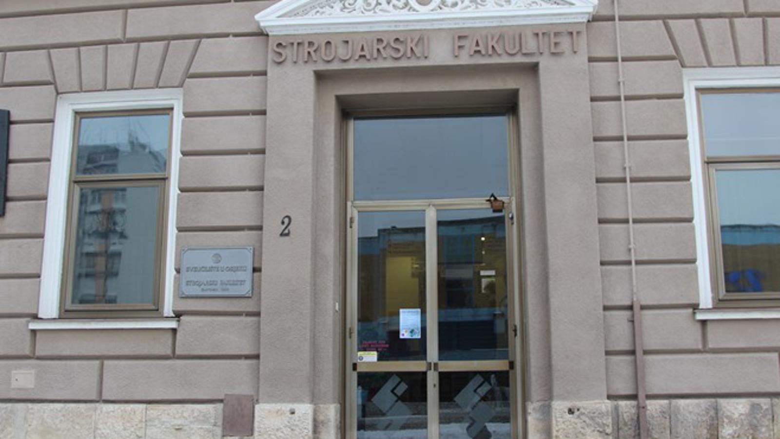 Ulaz u glavnu zgradu Strojarskog fakulteta u Slavonskom Brodu