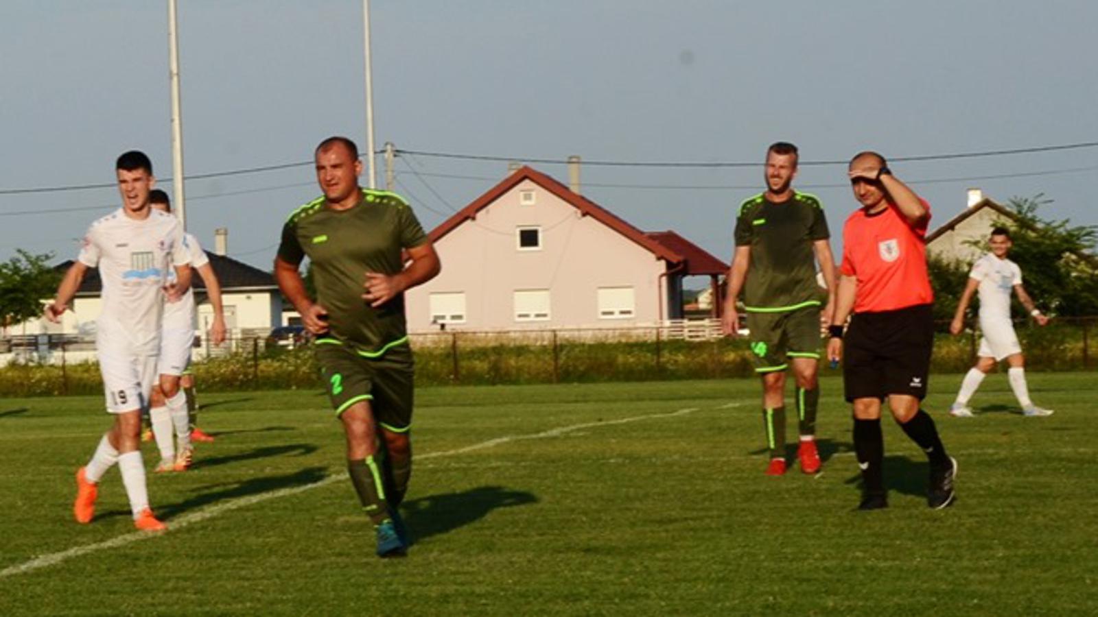 Zvonimir (zeleni) je u prvom kolu pobijedio Gundince.