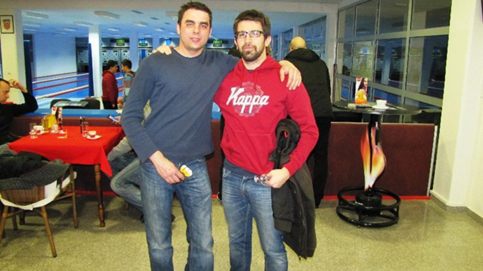 Igor Pantić ( plava majica) pobjednik 5. pikado Mastersa