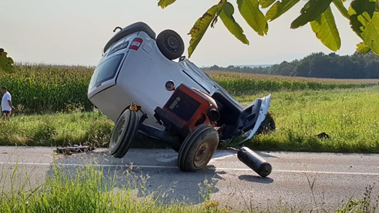 Sudar Caddyja i traktora