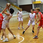 Košarkašice Broda (bijele) u subotu gostuju u Koprivnici