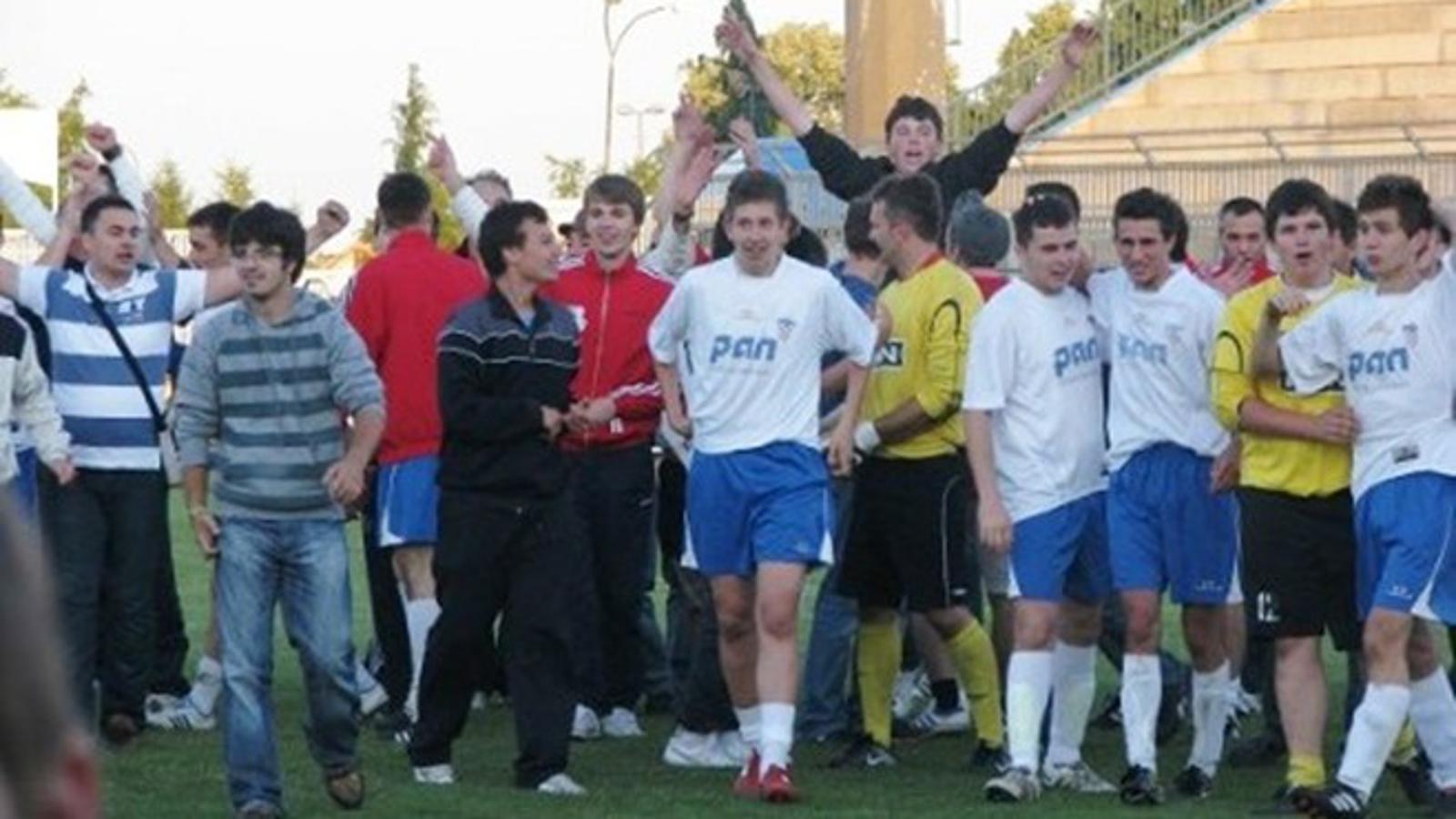 Veselje Donjoandrijevčana na stadionu u Velikoj