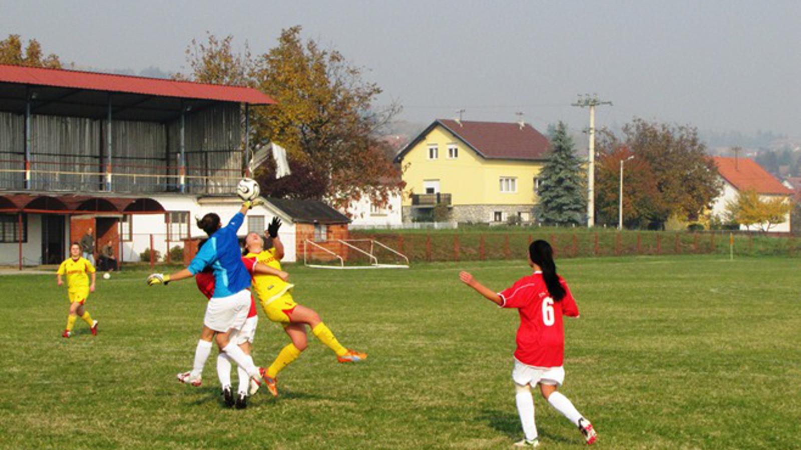 Nogometašice Viktorije (žute) uvjerljive protiv Splićanki