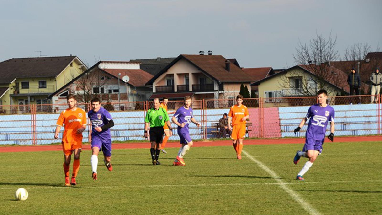 Detalj iz utakmice Željezničar (ljubičasti) - Metalac Osijek