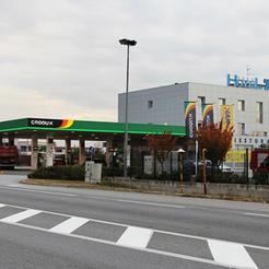 Croduxova benzinska postaja prije ulaska u Slavonski Brod sa ZVC