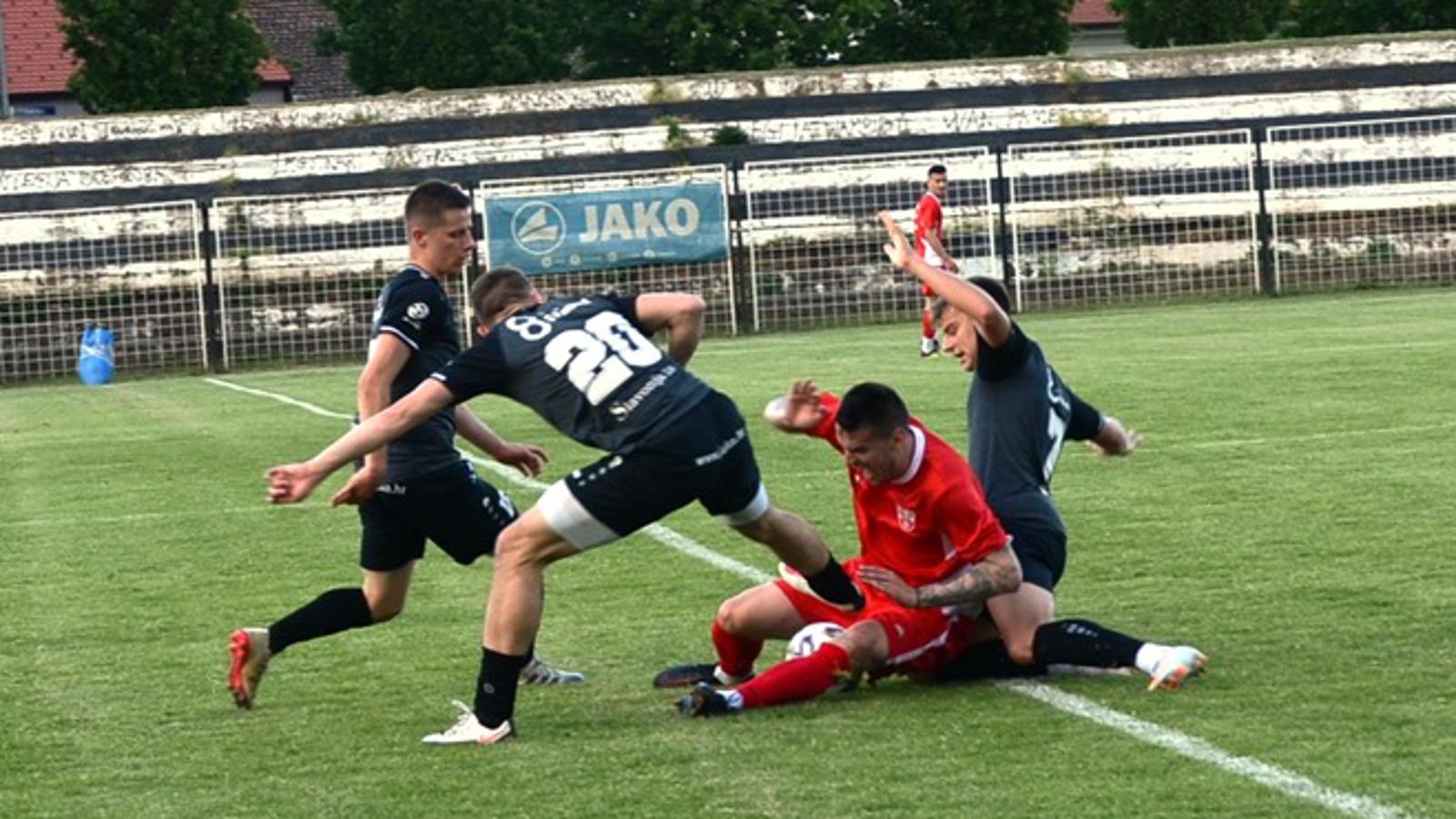 Detalj iz utakmice Marsonia (crni) - Vuteks Sloga
